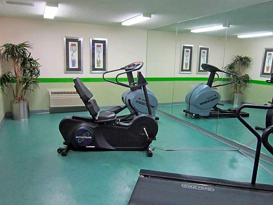 Extended Stay America Suites - Fort Lauderdale - Cypress Creek - NW 6th Way