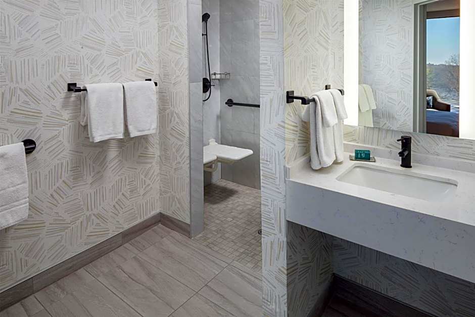 DoubleTree by Hilton Cherry Hill Philadelphia