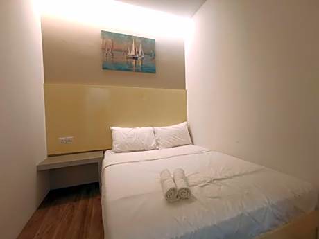 Queen Room with Shared Bathroom
