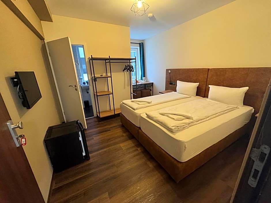 Hotel Capitol Zentrum - 24h -
