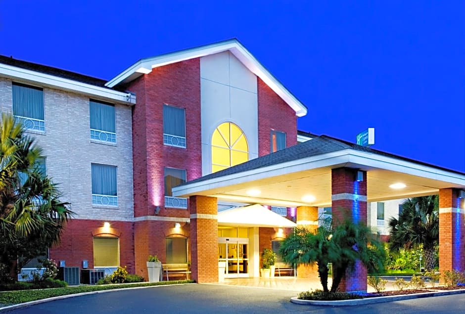 Holiday Inn Express Hotel and Suites Weslaco