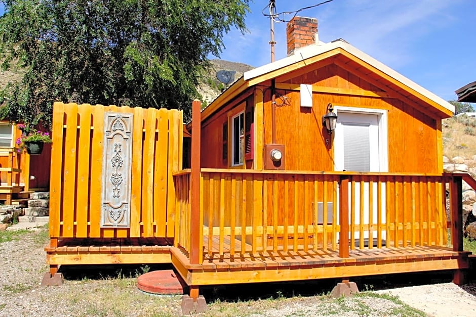 Yellowstone's Treasure Cabins