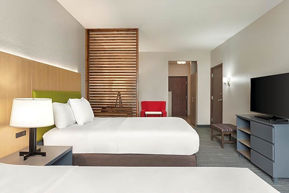 Photo 1 of 4 of Studio 2 Queen Beds with Sofabed