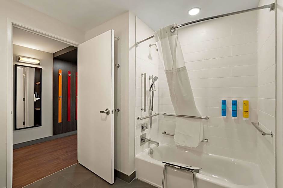 Tru by Hilton Santee