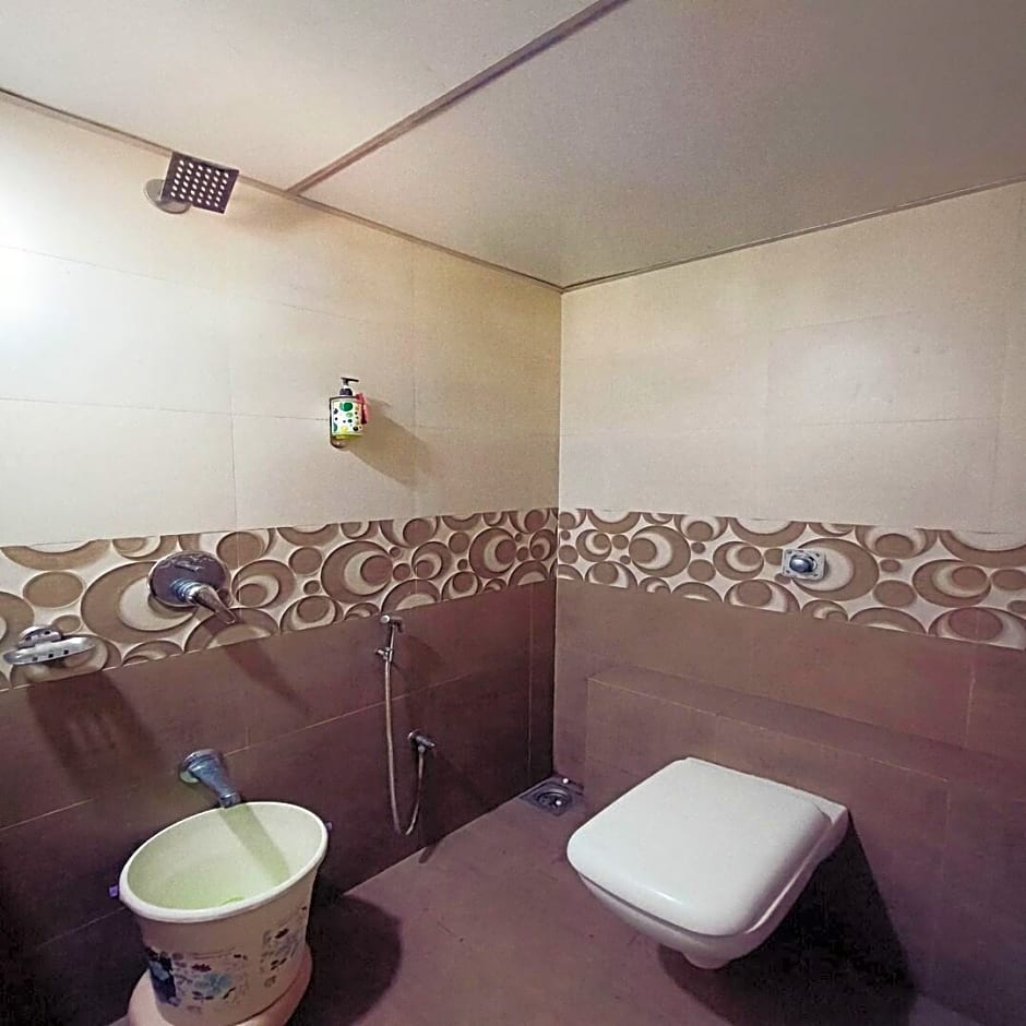 Hotel Rishi International - Grant Road