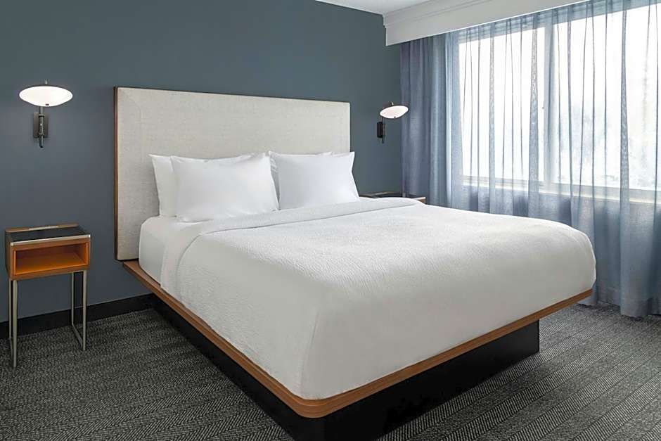 Courtyard by Marriott Cleveland Airport South