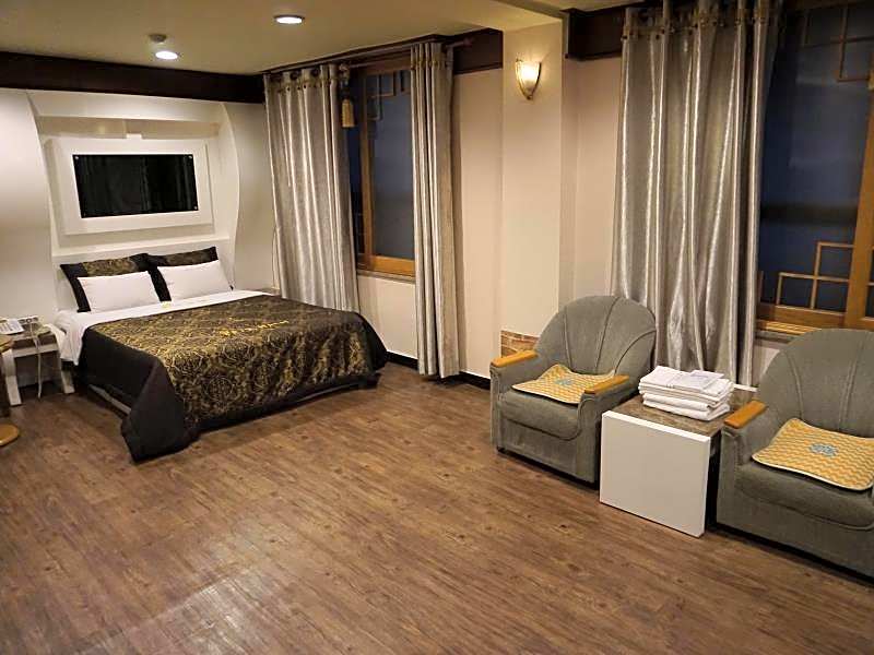Goodstay Andong Park Hotel
