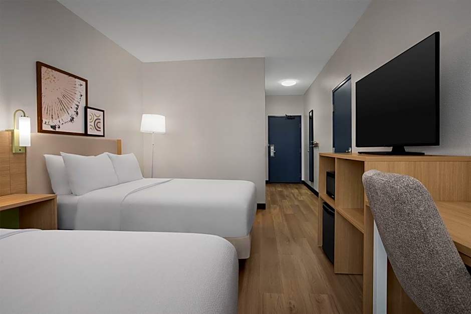 Spark by Hilton Lakewood Denver Southwest