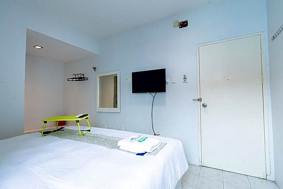 Urbanview Hotel Crystal Nagoya Batam by RedDoorz