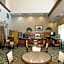 Round Hill Inn