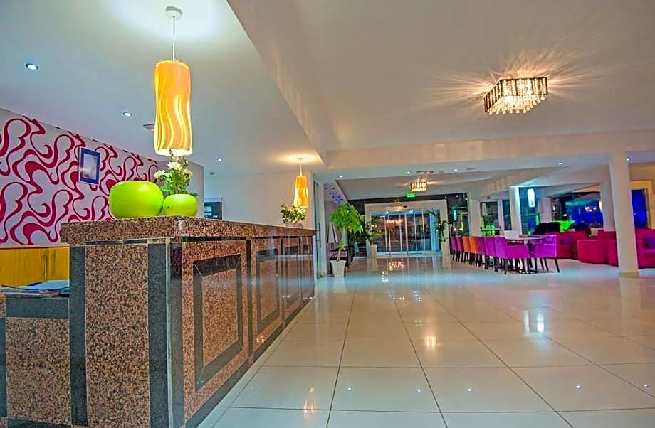 Marlita Beach Hotel Apartments