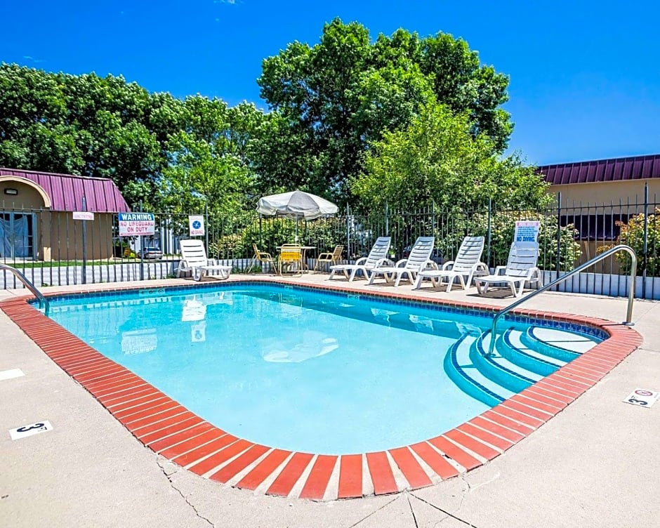 Econo Lodge Urbandale-Northwest Des Moines