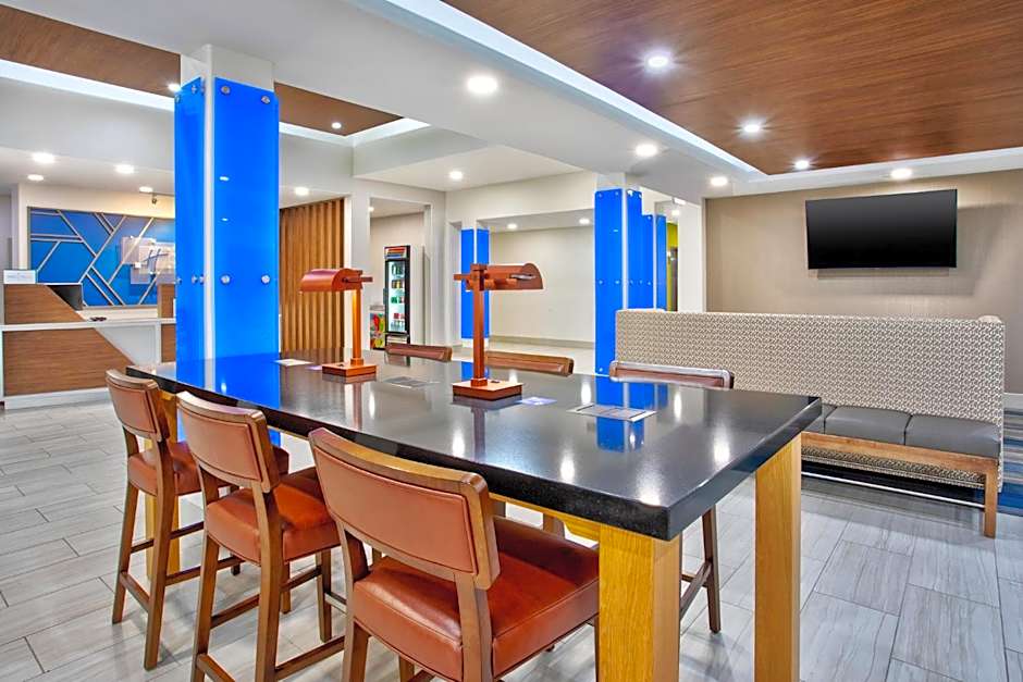 Holiday Inn Express Hotel and Suites Katy By IHG