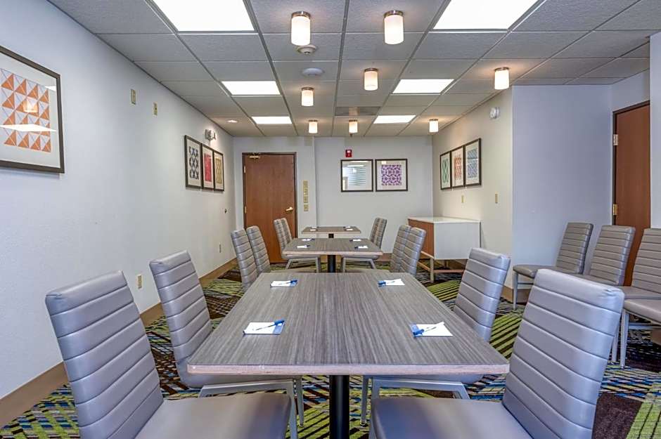 Holiday Inn Express Hotel & Suites Thornburg-S. Fredericksburg By IHG