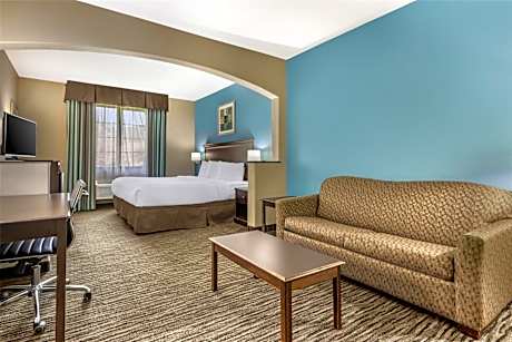 King Suite - Non-Smoking