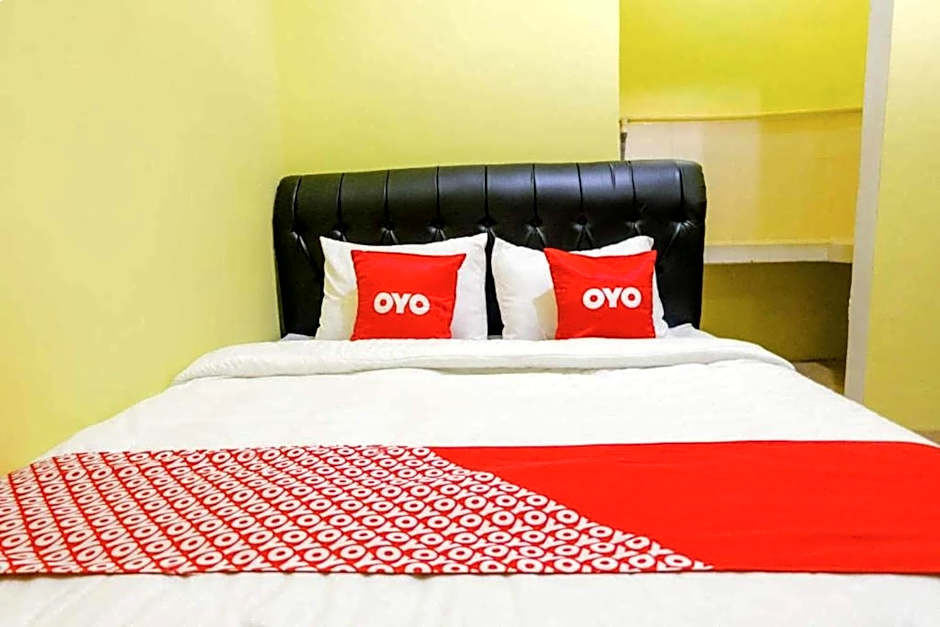 OYO 1784 Hj. Aniek Residence
