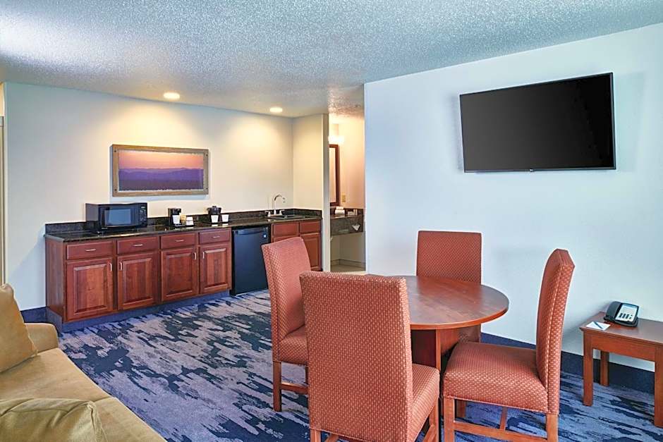 Fairfield Inn & Suites by Marriott Detroit Livonia
