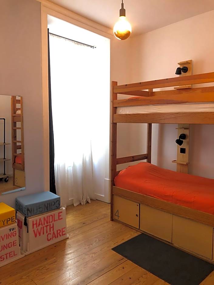 Living Lounge Hostel