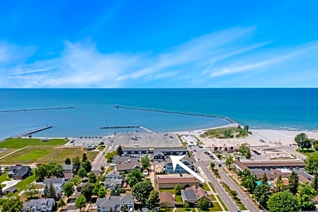 Snyders Shoreline Inn