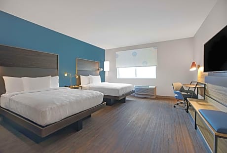 2 Queen Mobility/Hearing Acc Roll In Shower