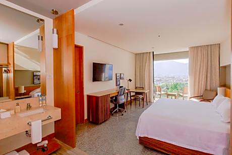 Deluxe Partial Sea View