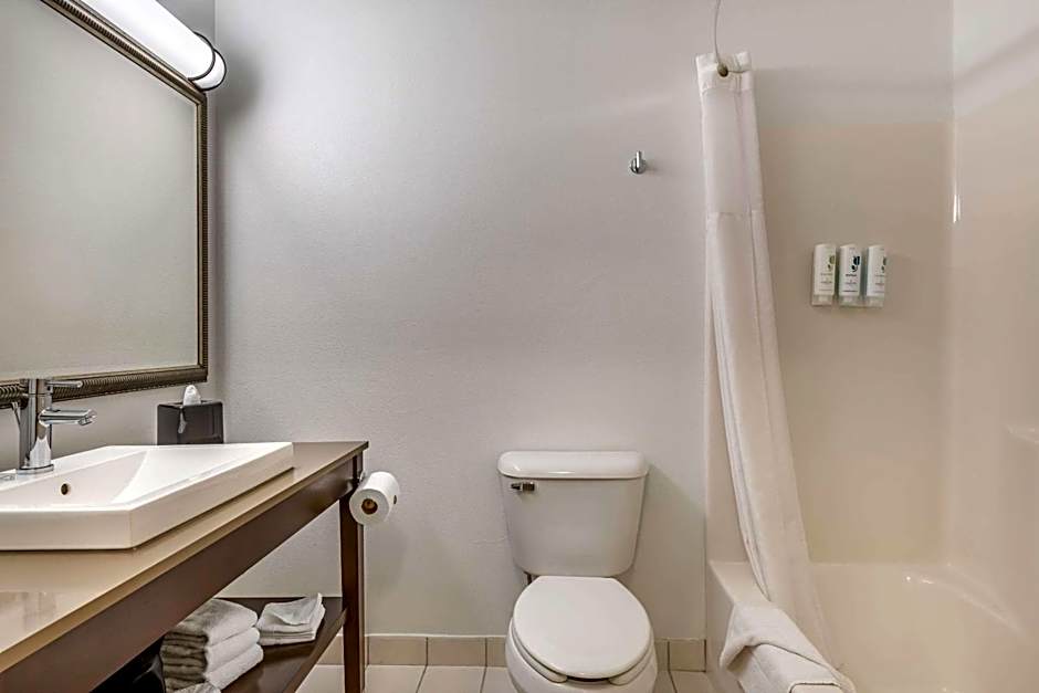 Country Inn & Suites by Radisson, Watertown, SD