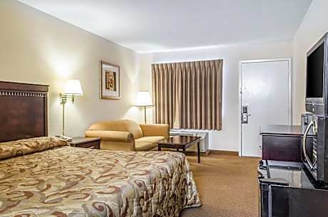 1 King Bed, Choice Room, Nonsmoking