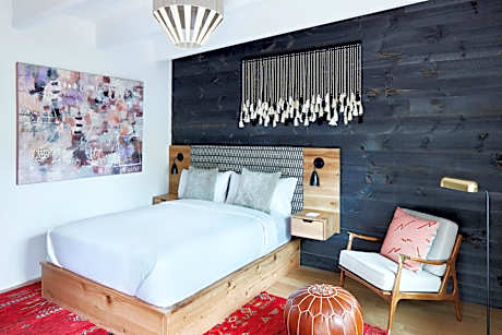 Queen Room with Balcony