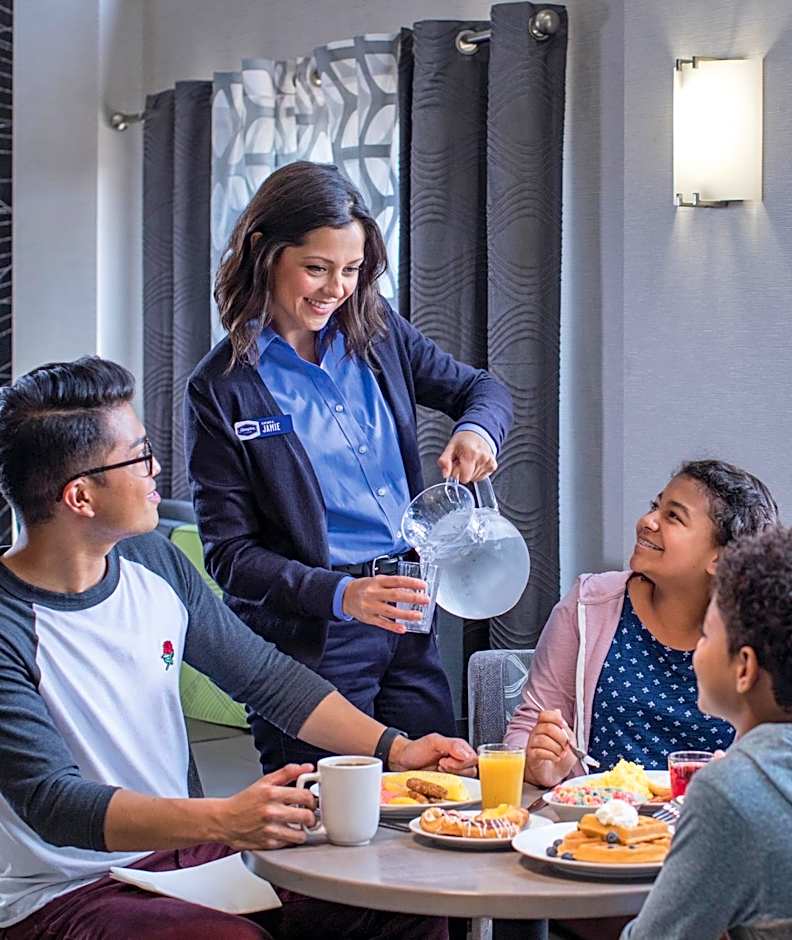 Hampton Inn By Hilton and Suites Roanoke-Downtown, VA