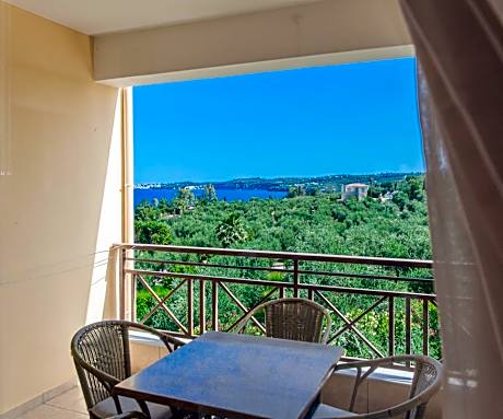 Family Apartment with Side Sea View