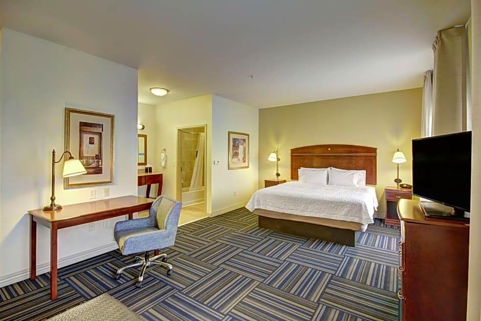 Hampton Inn By Hilton And Suites Alexandria