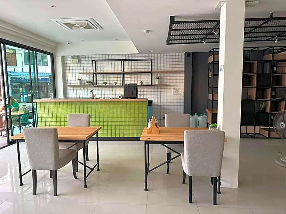 Kata Beach Poshtel Phuket
