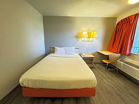 Double Room - Non-Smoking