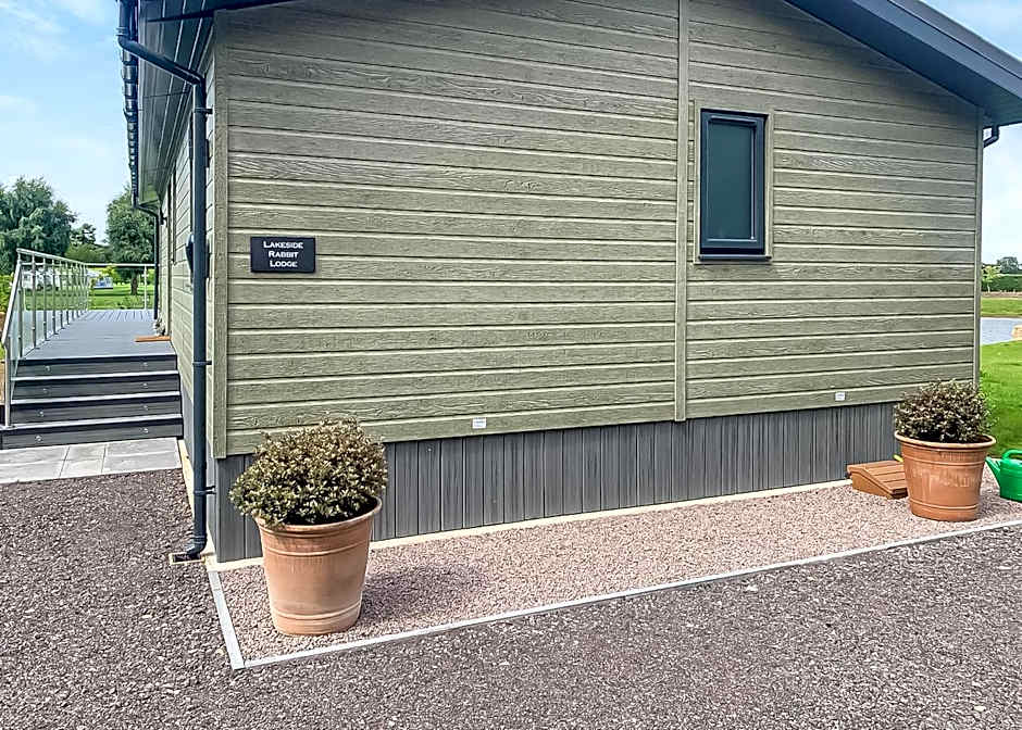 Lakeside Luxury Lodges