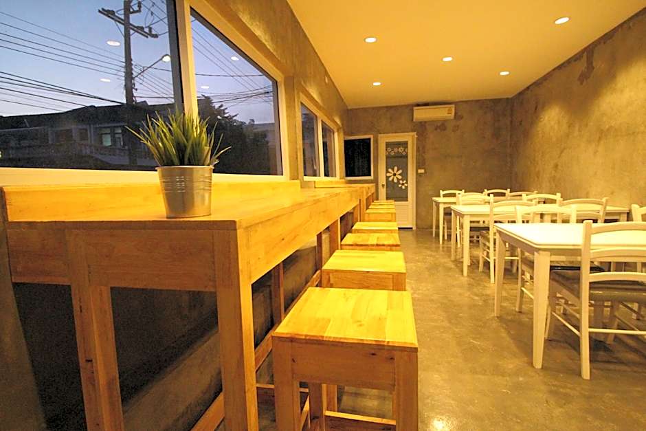 Lee Place Phatthanakan Condo