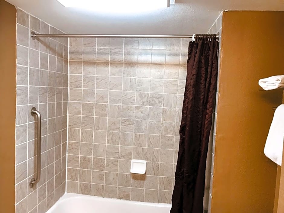 Americas Best Value Inn - Laredo