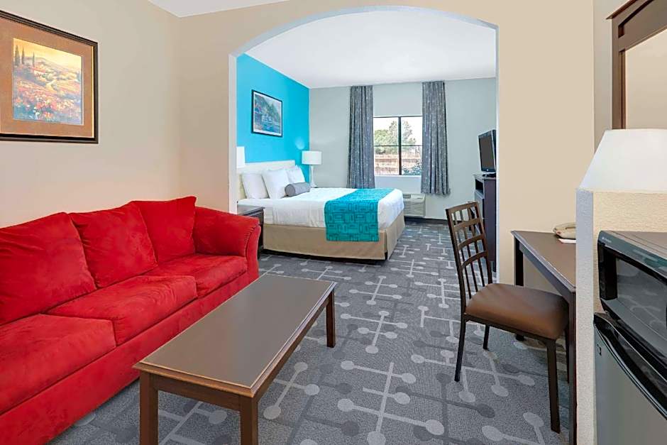 Howard Johnson by Wyndham Lubbock TX