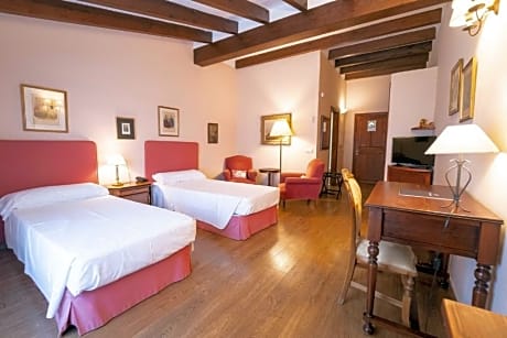 DOUBLE ROOM WITH TERRACE 3 ADULTS