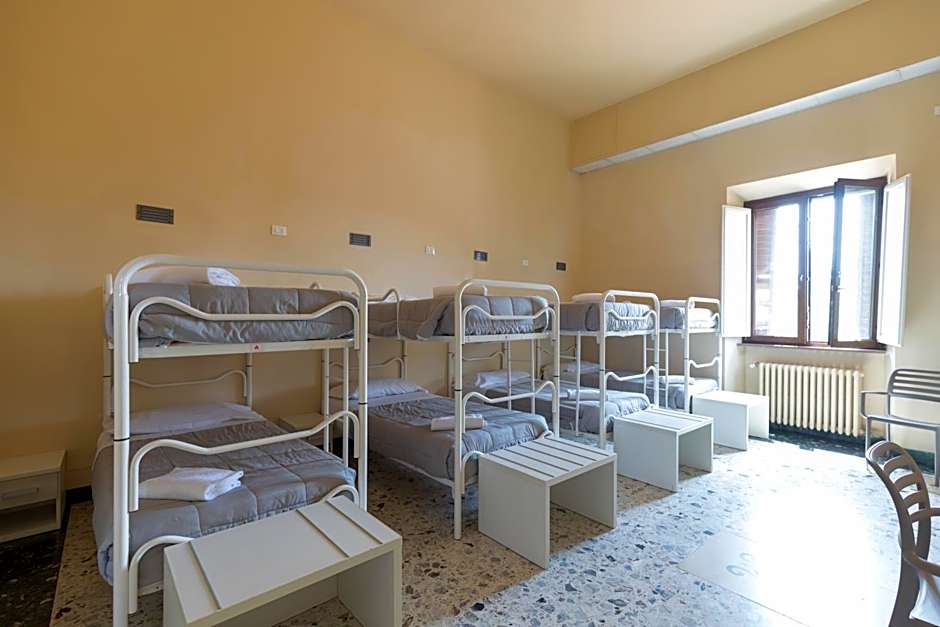 Hotel & Hostel 7