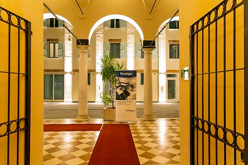 Cà Uberti Palace Hotel, MantegnaHotels