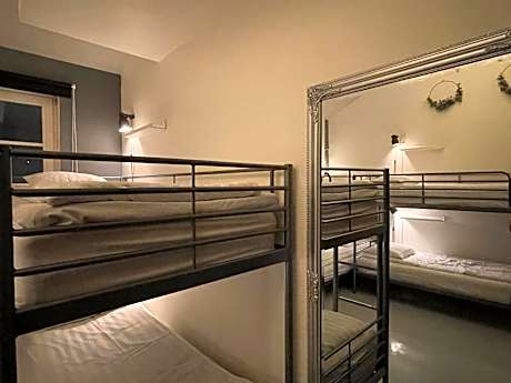 Bed in 6-Bed Mixed Dormitory Room