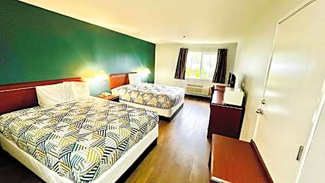 Deluxe Queen Room with Two Queen Beds - Non-Smoking