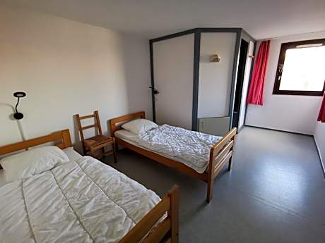 Twin Room with Bathroom
