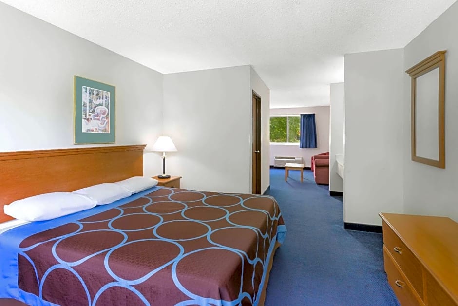 Super 8 by Wyndham Kingston