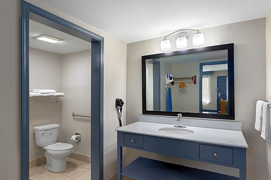Days Inn by Wyndham Carlisle