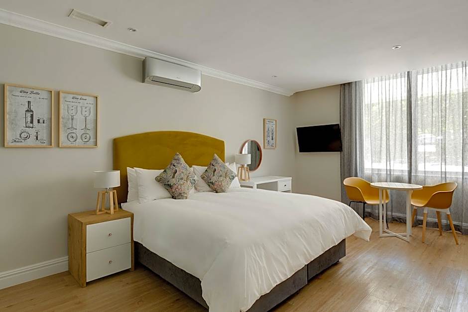 Photo 1 of 5 of Studio 1 King Bed Apartment, Street View
