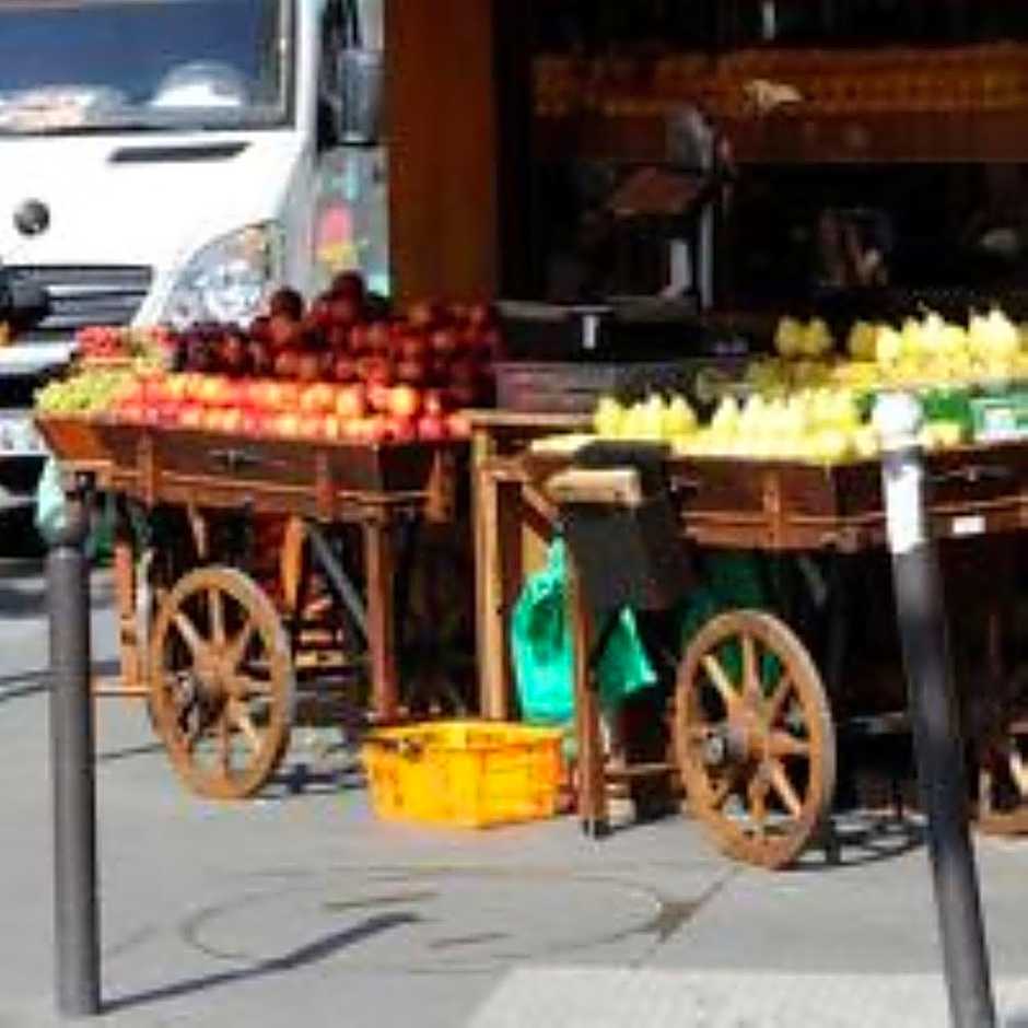 The 3 Ducks Eiffel Tower by Hiphophostels