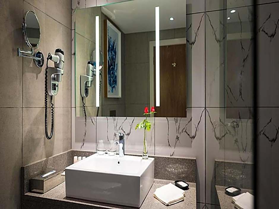 Hotel 2 Fevrier