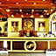 Dee Prom Hotel