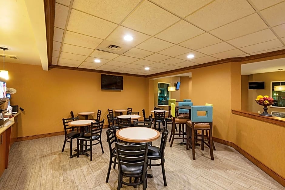 La Quinta Inn by Wyndham Buffalo Airport
